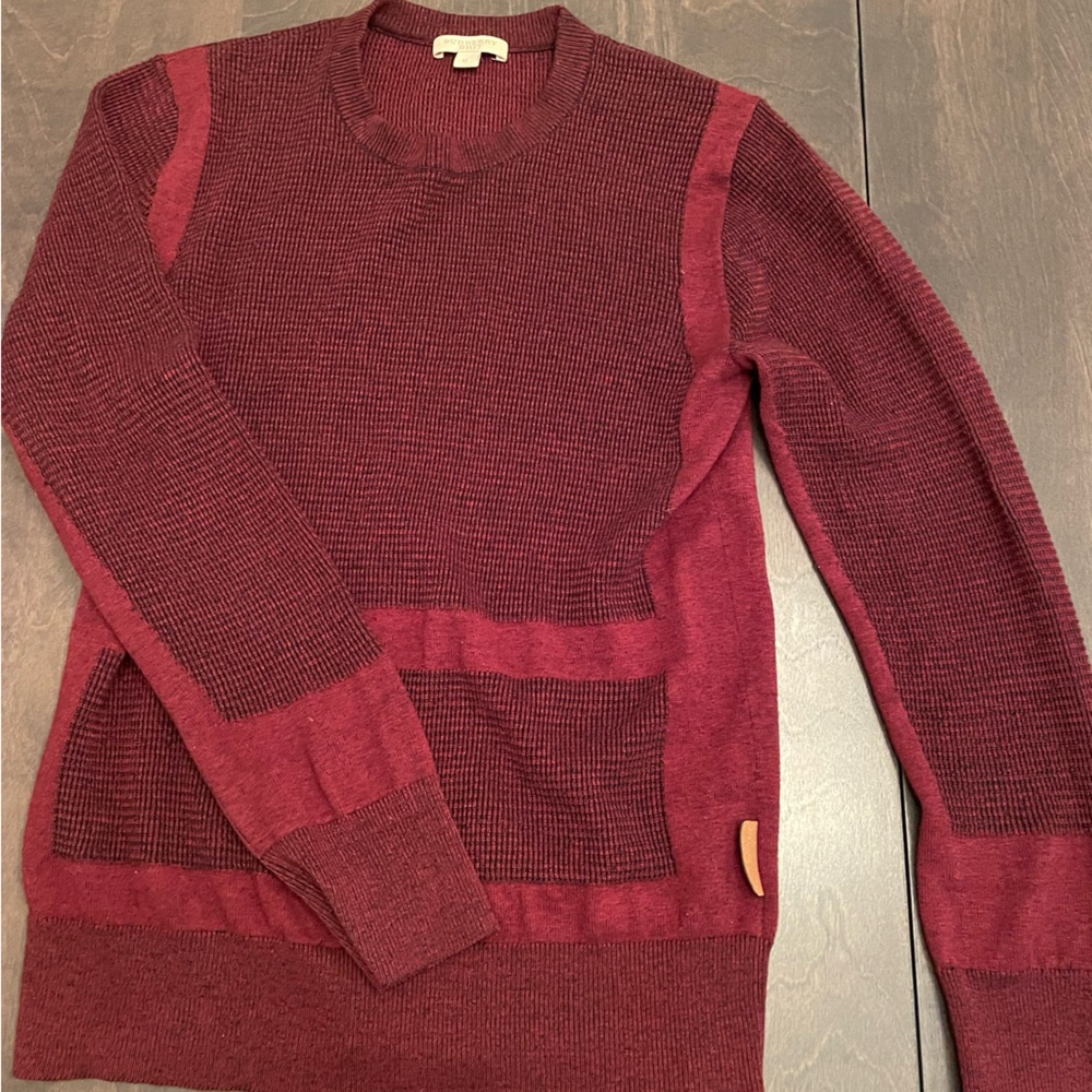 Men’s Burberry sweater maroon size medium